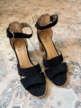 BEAST FASHION Black Suede Block Heel Ankle-Strap Sandals